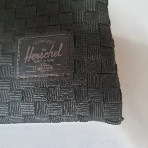 Herschel Pouch - Picture 4 of 4